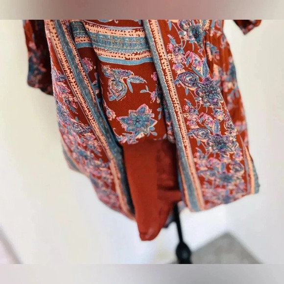 NWT Angie Women’s Brown Blue Floral Short Sleeve Boho Peasant Mini Dress Size M - Picture 6 of 9